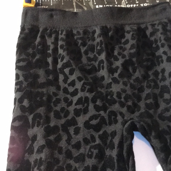 CONNECTION 18 Size large - X-Large black leggings flocked animal print NWT - Picture 1 of 16
